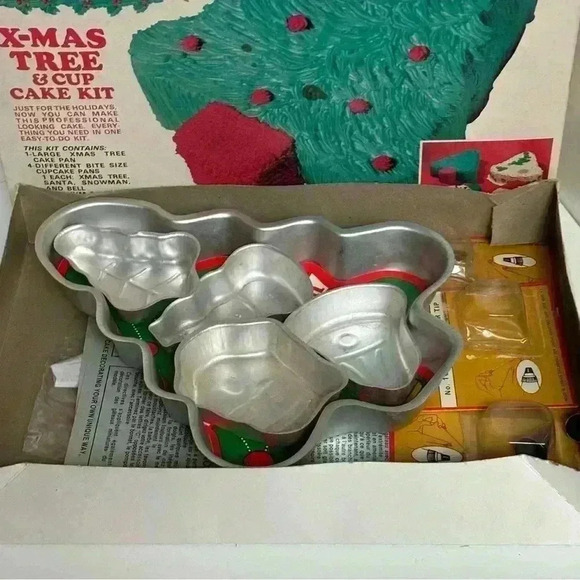 Fantastic vintage Cake Craft Christmas baking pan  and decorating set - Picture 11 of 12